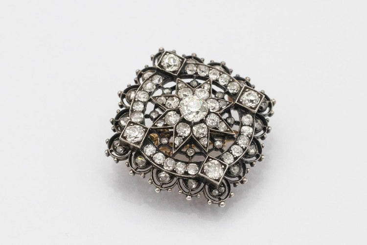 Broche Brooch antique en or jaune et argent avec diamants anciens, fin XIXe siècle 58 Facettes 10359