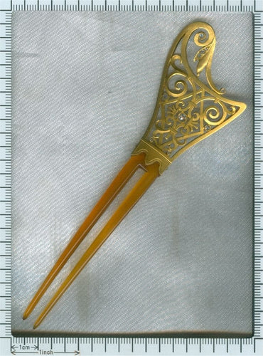 Montre L'attrait artistique de l'Art nouveau : un peigne à cheveux en corne et diamant 58 Facettes 18017-0151
