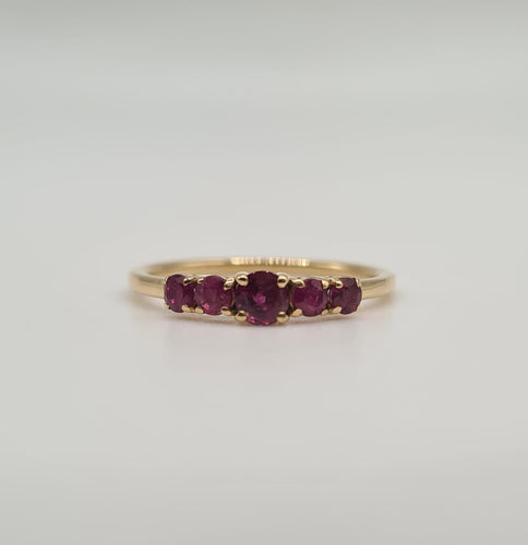 Bague 51 Bague or jaune 18 carats sertie de rubis 58 Facettes