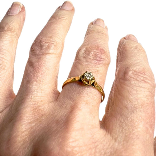 Bague 55 Bague solitaire contemporaine en or du 20ème siècle avec diamants 58 Facettes Q50B