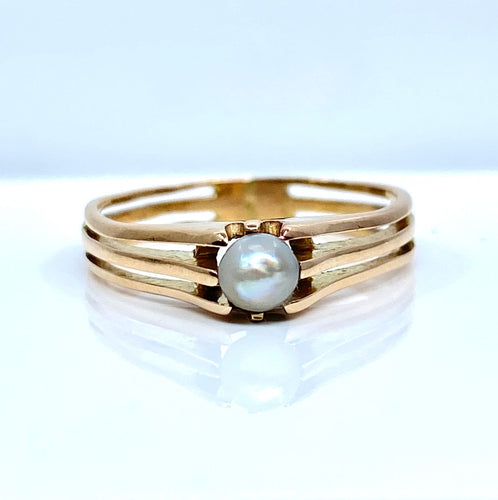 Bague en or rose perle fine vers 1900