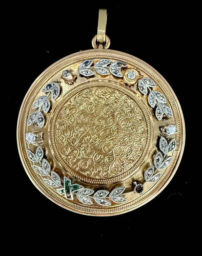 Pendentif Médaillon Art Nouveau en or tricolore et diamants 58 Facettes