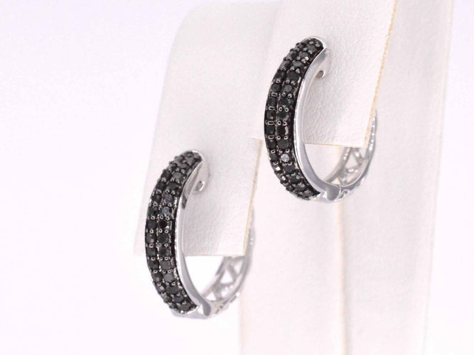 Boucles d'oreilles Boucles d'oreilles en or blanc avec diamants noirs 58 Facettes 2227