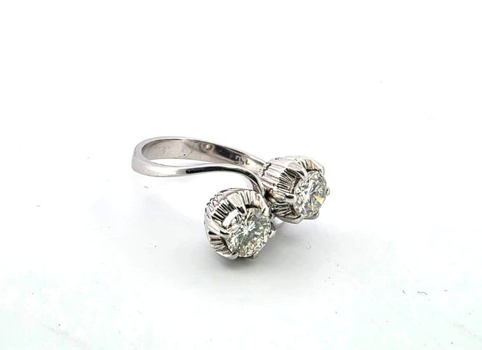 Bague en or blanc avec diamants