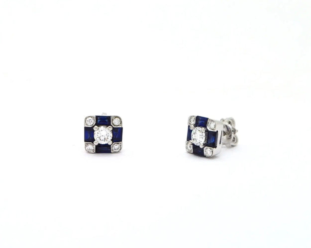 Boucles d'oreilles Boucles d'oreilles en or blanc serties de saphirs et de diamants 58 Facettes 4100
