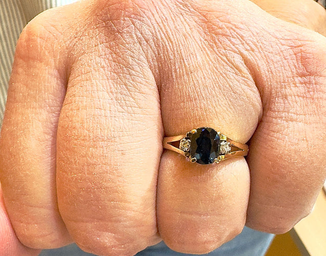 Bague 52 Solitaire saphir et diamants , or jaune 18 carats 58 Facettes