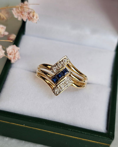 Bague 58 Bague or jaune, saphirs, diamants 58 Facettes 592