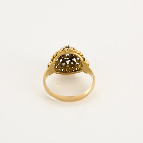 Bague 54 Bague ancienne en or jaune et diamants. 58 Facettes