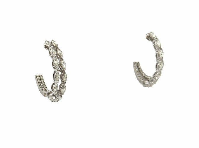 Boucles d'oreilles Boucles d’oreilles créole or blanc 18 carats et diamants navettes 58 Facettes