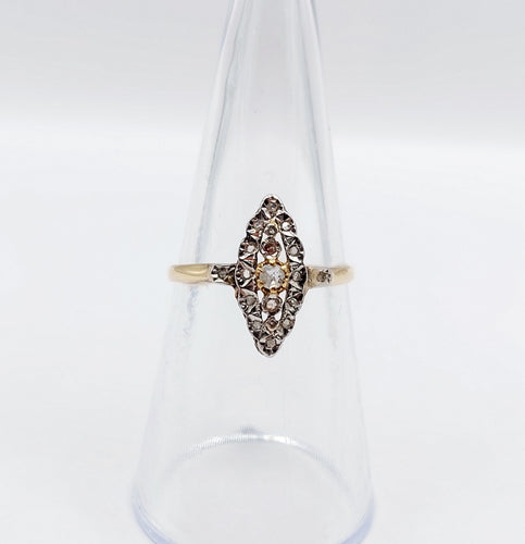 Bague marquise or jaune, platine et diamants (circa 1900)