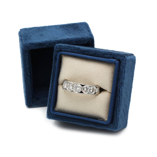 Bague 54 Bague - Or blanc et diamants 58 Facettes 1063