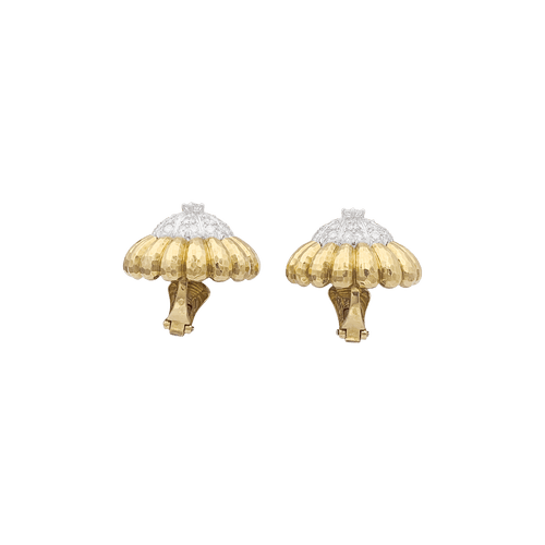 Boucles d'oreilles Clips d'oreilles David Webb, "Boutons", platine, or jaune, diamants. 58 Facettes 34425