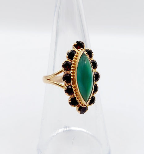 Bague 53 Bague marquise or jaune, chrysoprase et grenats (circa 1890) 58 Facettes A05098