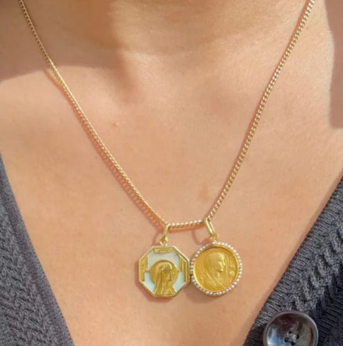 Pendentif Médaille en or jaune, perles fines - Emile Dropsy 58 Facettes