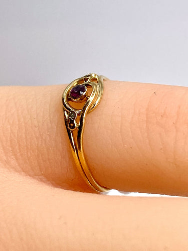 Bague 43 Bague en or jaune en rubis et diamants 58 Facettes AB588