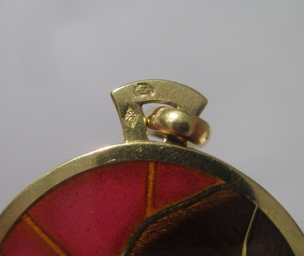 Pendentif Cartier - Pendentif zodiaque Taureau en or jaune 18k et émail plique-à-jour 58 Facettes