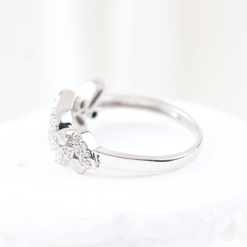 Bague 59 Bague végétale sertie de diamants taille brillant en or blanc 18 carats 58 Facettes VV1-B