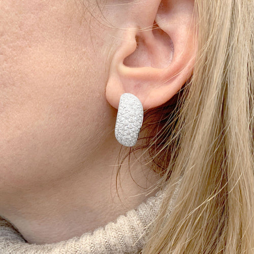 Boucles d'oreilles Boucles d'oreilles Chaumet, "Hommage à Venise", or blanc, diamants. 58 Facettes 34404