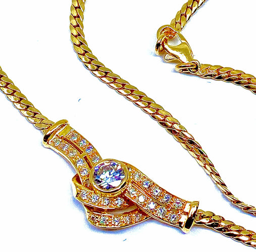 Collier Collier en or jaune 18 carats avec motif central en diamant 58 Facettes AB233