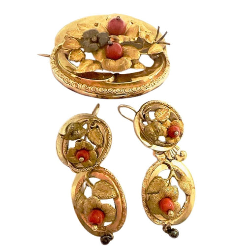 Boucles d'oreilles Broche et boucles d'oreilles en or de style élisabéthain serties de corail 58 Facettes Q46B