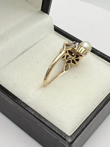 Bague 53 Bague trilogie ancienne en or sertie de perle et grenat 58 Facettes