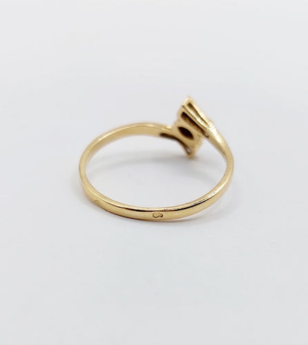 Bague 54 Bague vintage or jaune, saphir navette et diamants 58 Facettes A05234