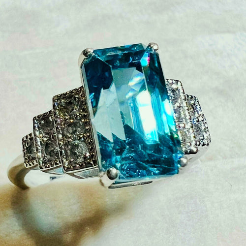 Bague 54 Bague or blanc Zyrcon Bleu naturel 4.60 carats  et diamants 58 Facettes 7849 A