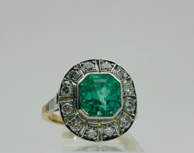 Bague 53 Bague de style Art Déco en platine et or jaune, émeraude centrale et diamants 58 Facettes 50246