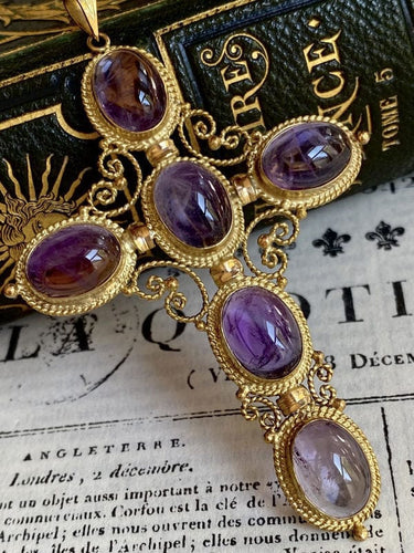 Importante croix en or jaune sertie de 6 améthystes 58 Facettes