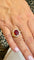 Bague 53 Bague en or jaune 18 carats rubis ovale et diamants baguettes 58 Facettes
