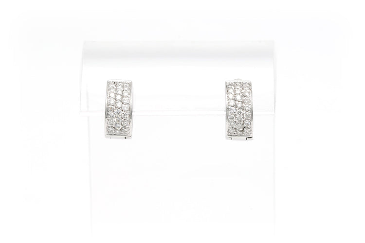 Boucles d'oreilles contemporaines en or blanc 18 carats serties de diamants "taille" brillant (+-0.35ct)
