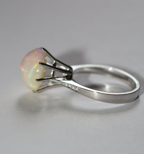 Bague 51 Bague en or blanc Opale et diamants 58 Facettes 585