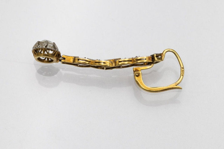 Boucles d'oreilles Boucles d'oreilles pendantes en or de style Art Déco avec diamants et saphirs. 58 Facettes 10507