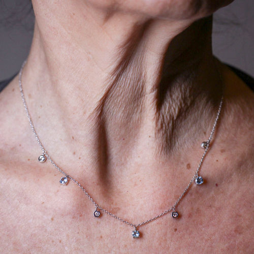 Collier BELL en or blanc et topaze bleue