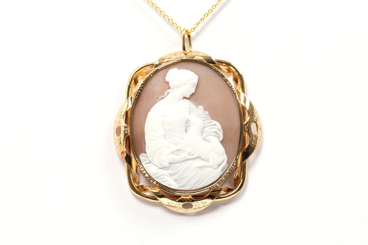 Pendentif Pendentif Napoléon III or jaune et camée coquillage 58 Facettes 21729