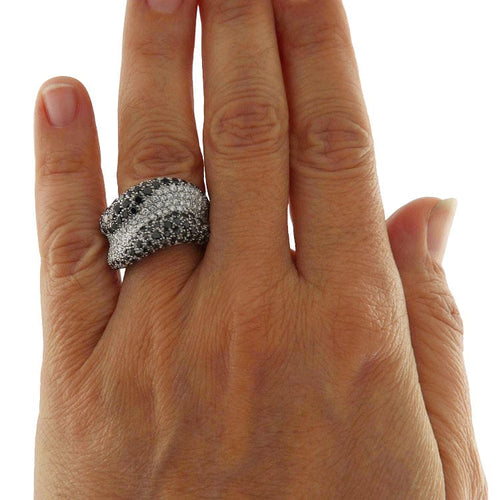 Bague 54 Bague vague en or blanc pavée de diamants noirs et blancs 58 Facettes G3851