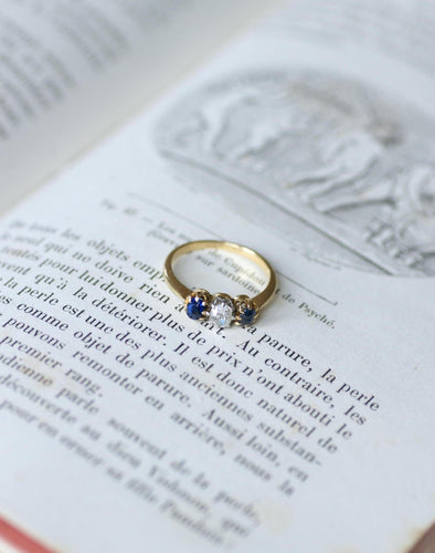 Bague 51 Bague Jarretière Ancienne Or Jaune, Saphirs et Diamants 58 Facettes