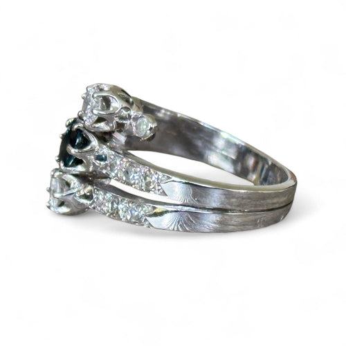 Bague 54 Bague or blanc avec saphir et diamants 58 Facettes 267