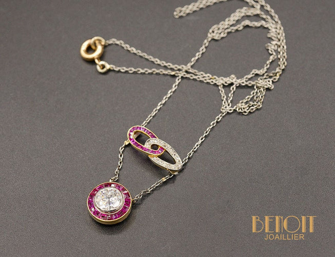 Collier Collier pendentif Art Déco diamant, rubis calibrés 58 Facettes A10447