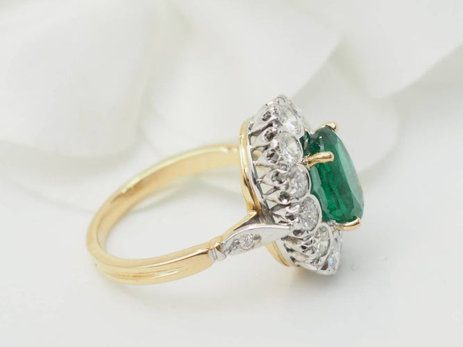 Bague 53 Bague entourage en or bicolore, émeraude et diamants 58 Facettes 33483