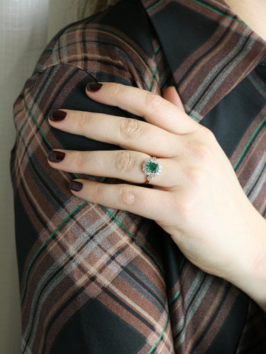 Bague 53 Bague marguerite ancienne or rose émeraude colombienne diamants 58 Facettes 1108.11