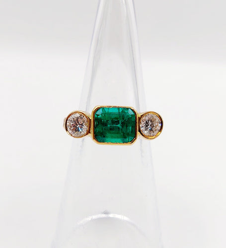 Bague 49 Bague jarretière vintage émeraude de Colombie 1,80 ct et diamants en or 18k 58 Facettes A06440