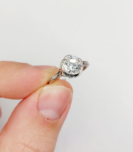 Bague 50 Bague solitaire Art déco en platine et diamant taille ancienne 1,35 carats 58 Facettes A06439