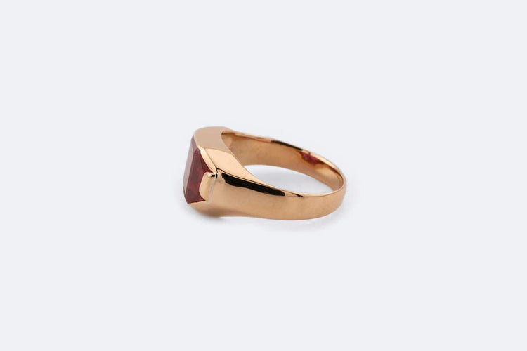 Bague 16 / Oro Rosa Bague en or rose avec pierre rouge 58 Facettes ANL706