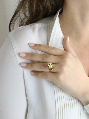 Bague 52 Bague fleur vintage perle or jaune 58 Facettes 1136.3