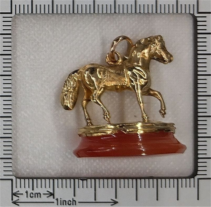 Pendentif sceau pendentif cheval en or vintage 58 Facettes 24106-0277