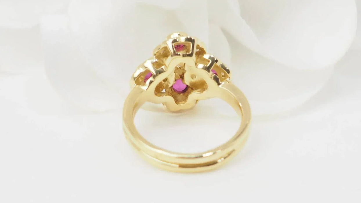 Bague 50 Bague marguerite en or jaune rubis et diamants 58 Facettes 32803