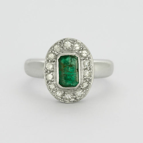 Bague or blanc avec émeraude et diamants