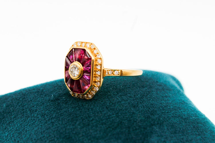 Bague 54 Bague or jaune, rubis et diamants 58 Facettes 240344