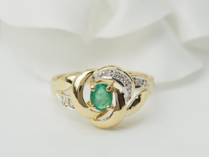 Bague 52.5 Bague vintage en or jaune, émeraude et diamants 58 Facettes 33274